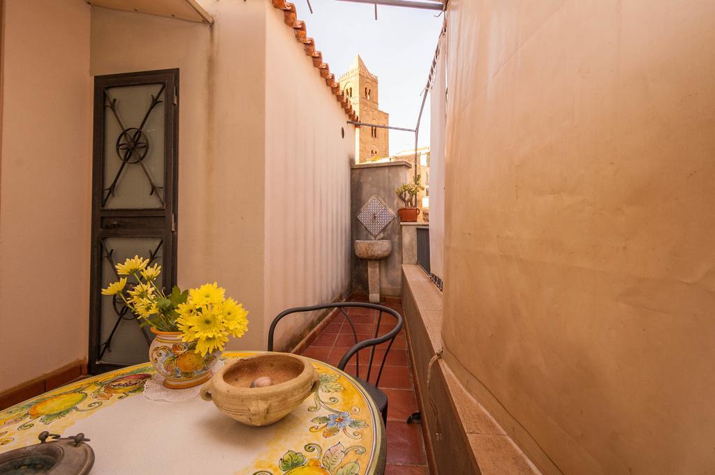Penthouse Duomo Apartamento Cefalù Exterior foto